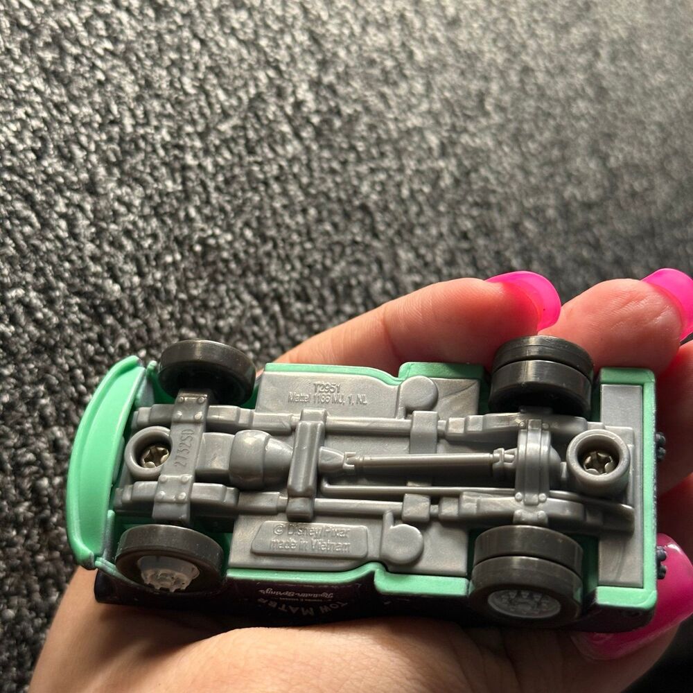 Disney Pixar Cars Color Changing Mater - Picture 3 of 3